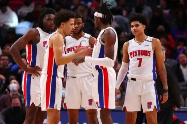 队报：雷恩17岁高中锋梅特潜力高，他选39号只因好友特尔（队报：雷恩17岁锋线新星梅特被看好，之所以穿39号只是因为好友特尔）