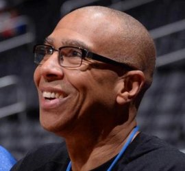 辽宁男篮王哲林关键得分带队胜（王哲林关键时刻得分助辽宁男篮取胜）