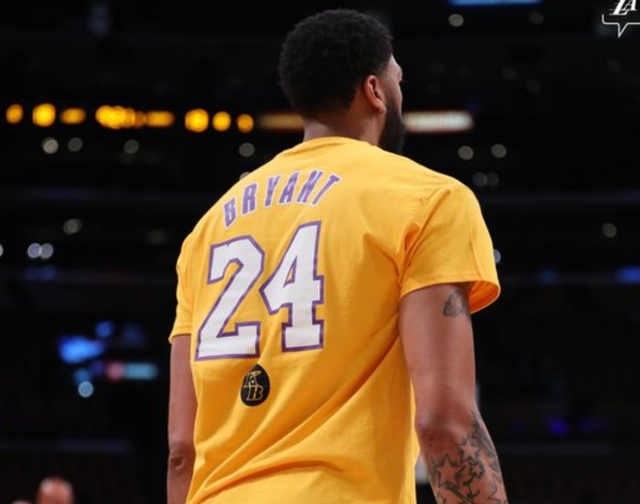 谢维军：收官战球票一下子就卖光了，我们全队上下也非常开心（谢维军：收官战门票瞬间售罄，全队上下都很开心）