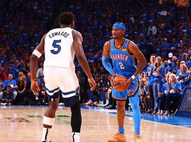 记者：申花本周二结束假期，重新集结备战今年的亚冠收官战（记者：申花将于周二收假再集结，备战今年亚冠收官战）