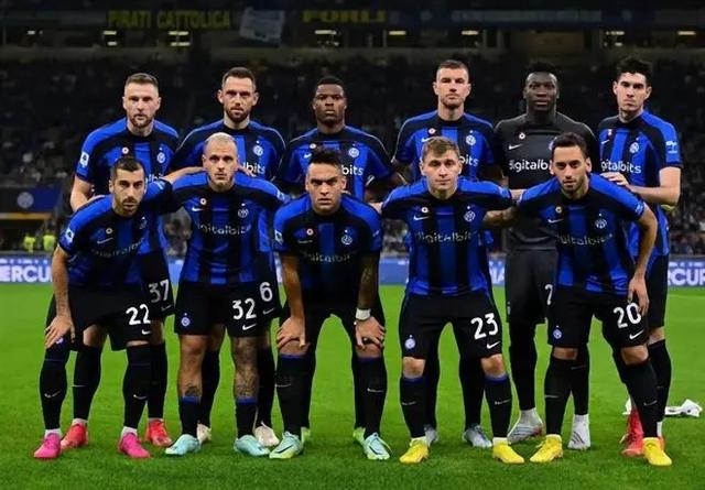 弗兰克：我的首选还是留在中国踢球；我带着喜悦与自豪离队（弗兰克：首选仍是留在中国踢球，离队时满怀喜悦与自豪）