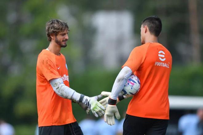 杜篮德关键投篮稳定命中（杜篮德关键球稳稳命中）