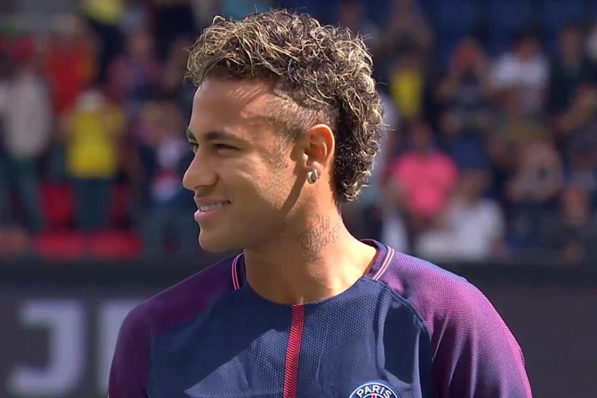 今天一条龙破门！这动作幅度，这过人摆脱后的射门，...（今天一条龙破门！动作拉满，过人摆脱后的劲射直挂死角）